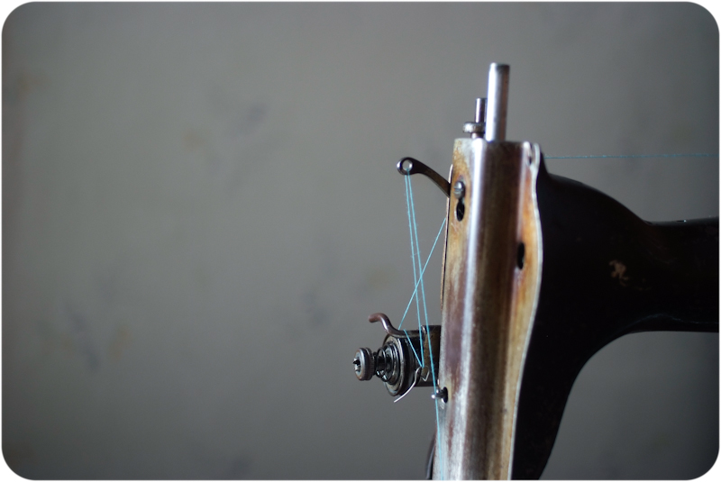 outra foto da maquina de coser